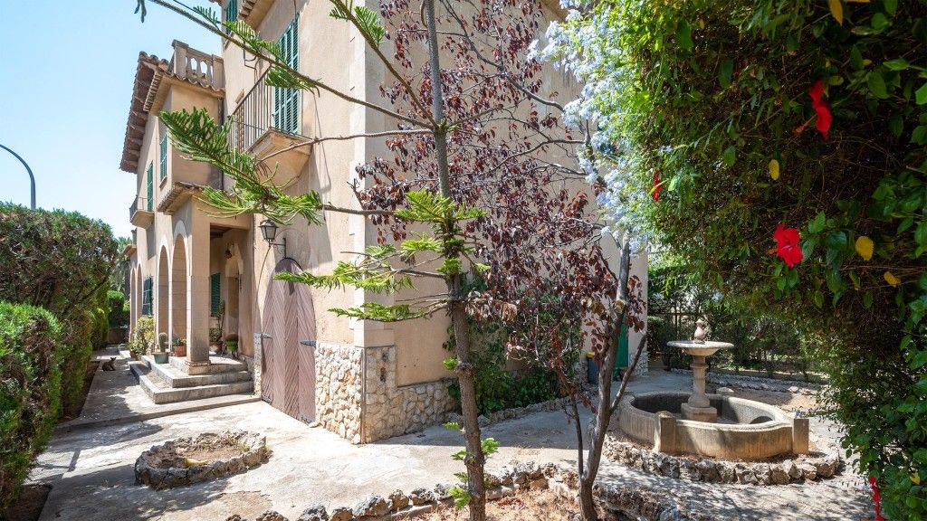 Exterior view of House or chalet for sale in  Palma de Mallorca  with Air Conditioner, Private garden and Terrace