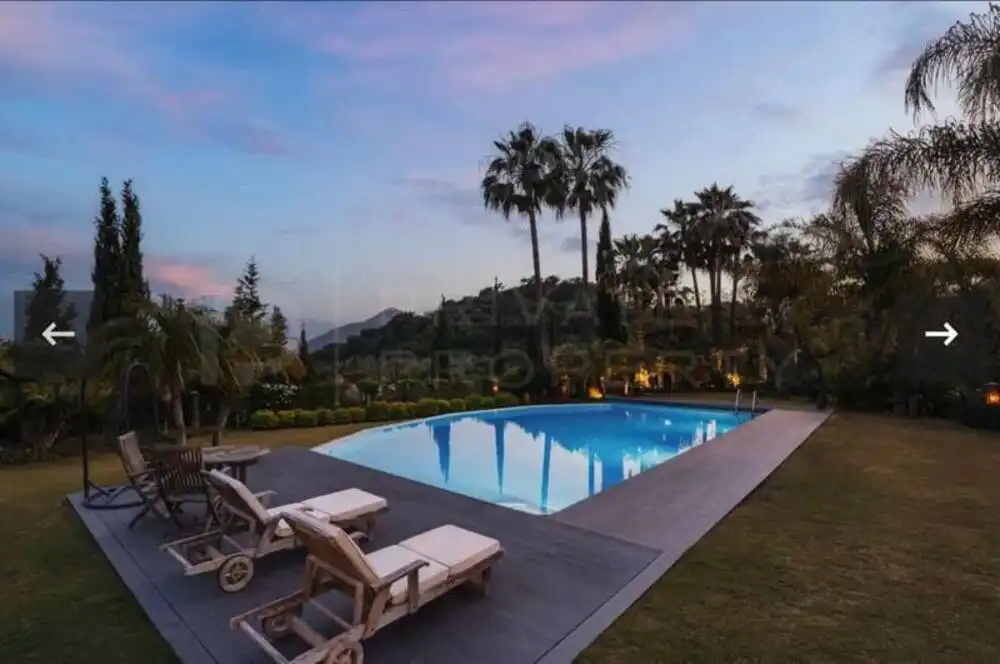 Piscina de Casa o xalet de lloguer en Benahavís amb Aire condicionat, Jardí privat i Terrassa