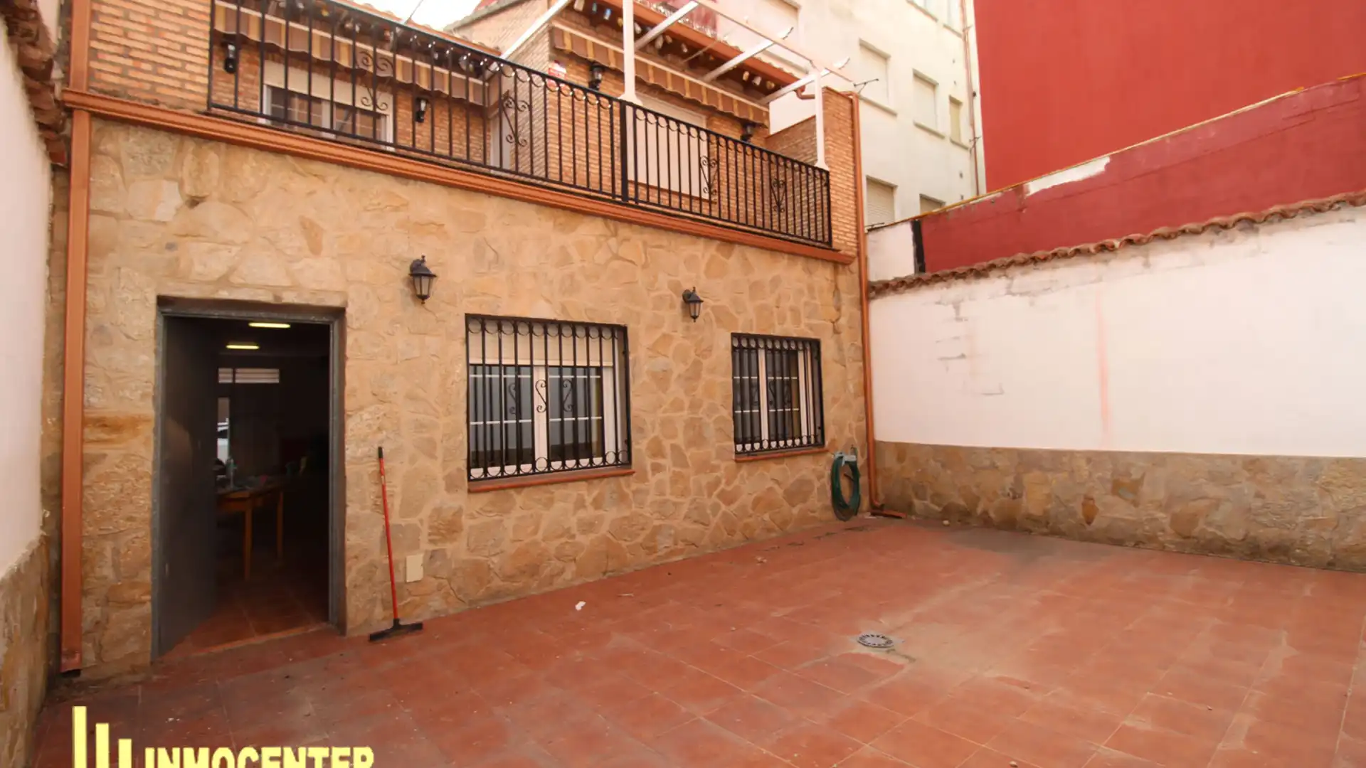 Vista exterior de Casa o chalet en venta en Fuensalida con Calefacción, Terraza y Balcón