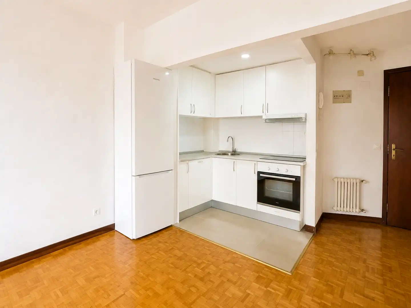 Cuina de Pis de lloguer en Madrid amb Aire condicionat, Calefacció i Parquet