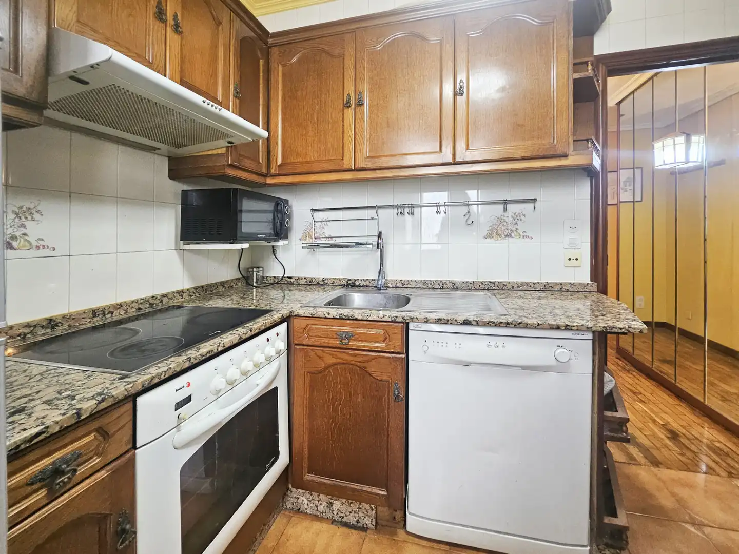 Kitchen of Flat for rent in A Coruña Capital   with Heating, Furnished and Oven