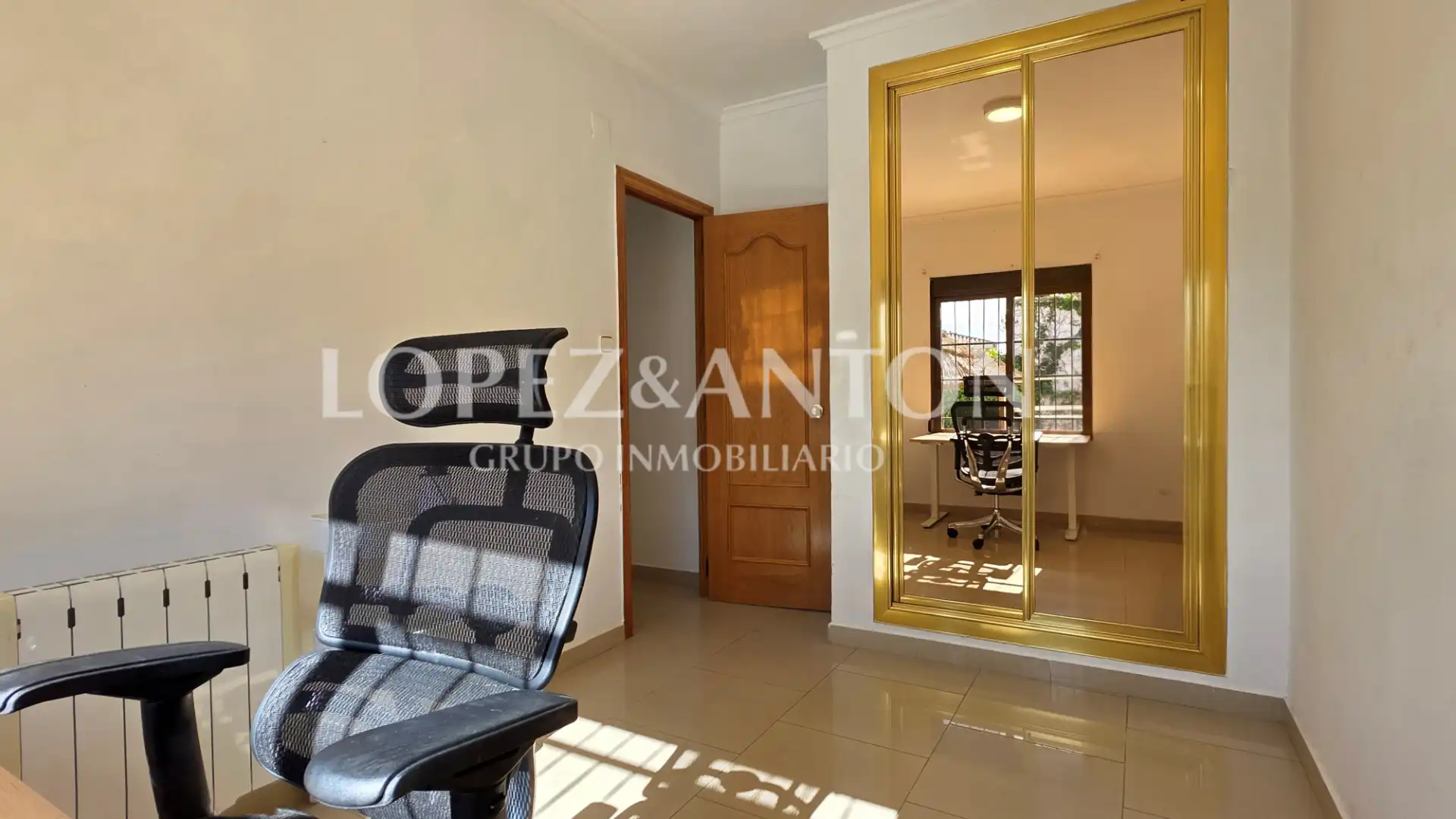 Houses for sale in L'Eliana  with Air Conditioner, Heating and Private garden