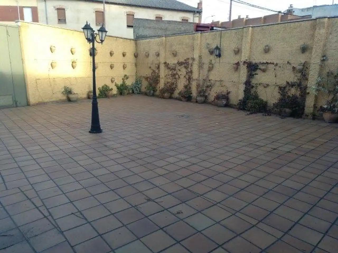 Local comercial de lloguer a Calle Alto De Leon 1 24200 Valencia De Don Juan, imagen 6