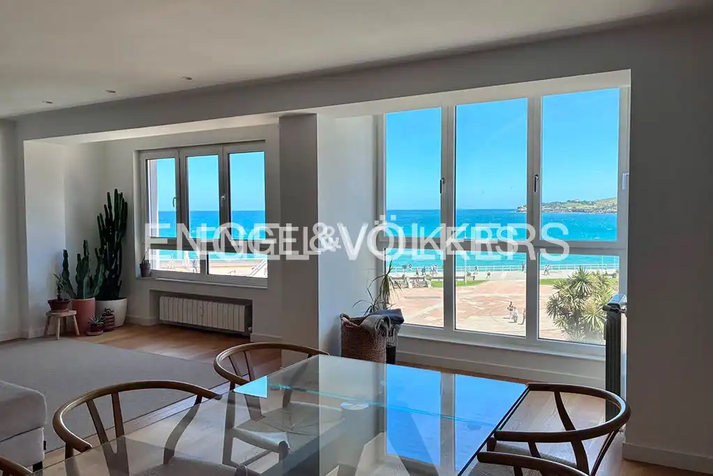 Exterior view of Flat for rent in Gijón   with Heating, Parquet flooring and Furnished