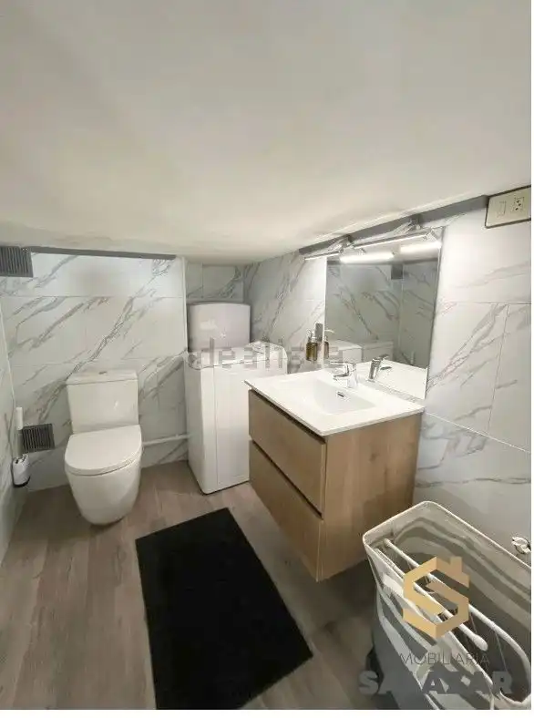 Baño de Piso de alquiler en Bilbao  con Calefacción y Balcón
