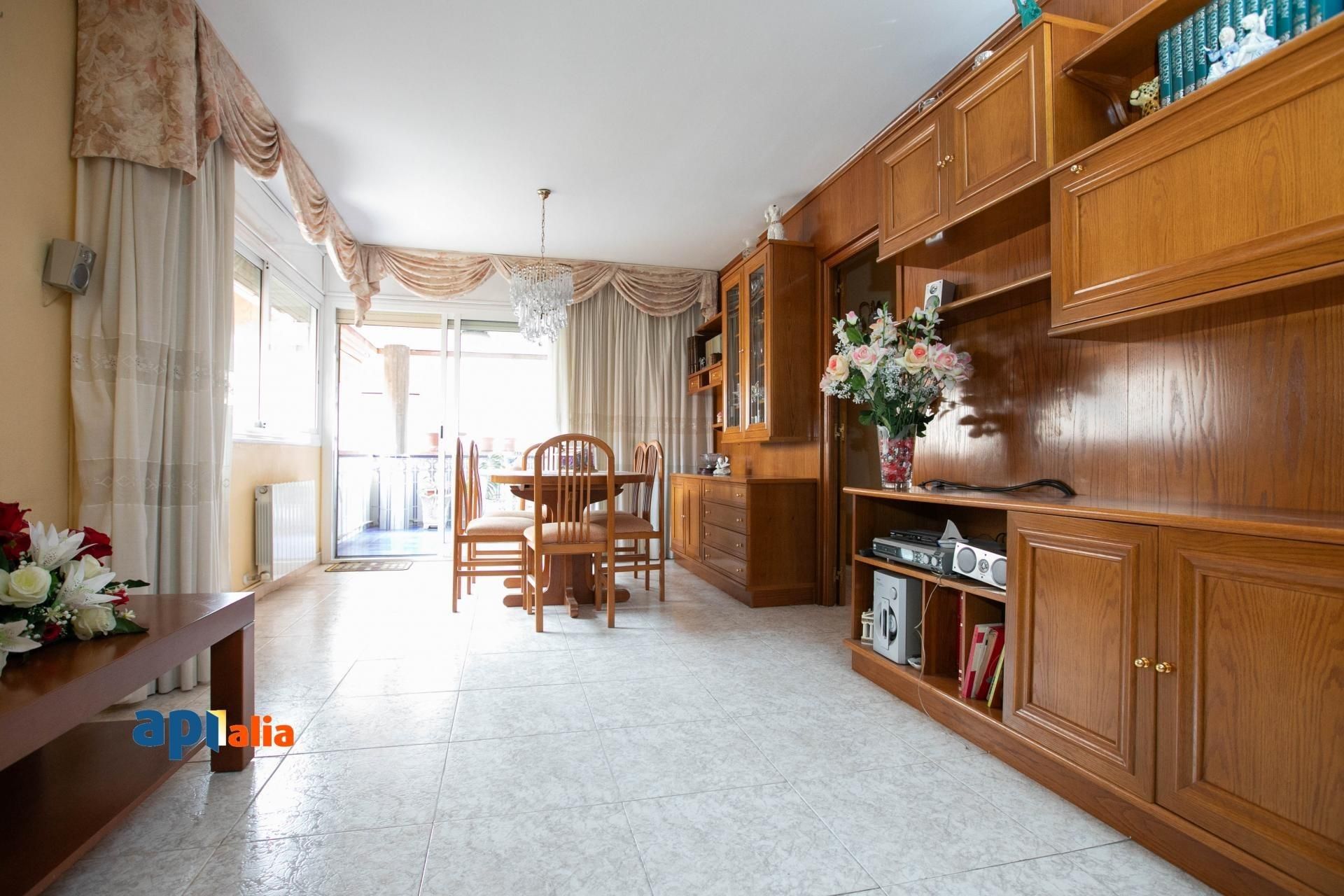 Flat for sale in L'Hospitalet de Llobregat  with Heating and Terrace