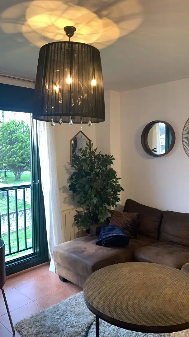 Sala d'estar de Apartament en venda en A Illa de Arousa  amb Calefacció, Jardí privat i Terrassa