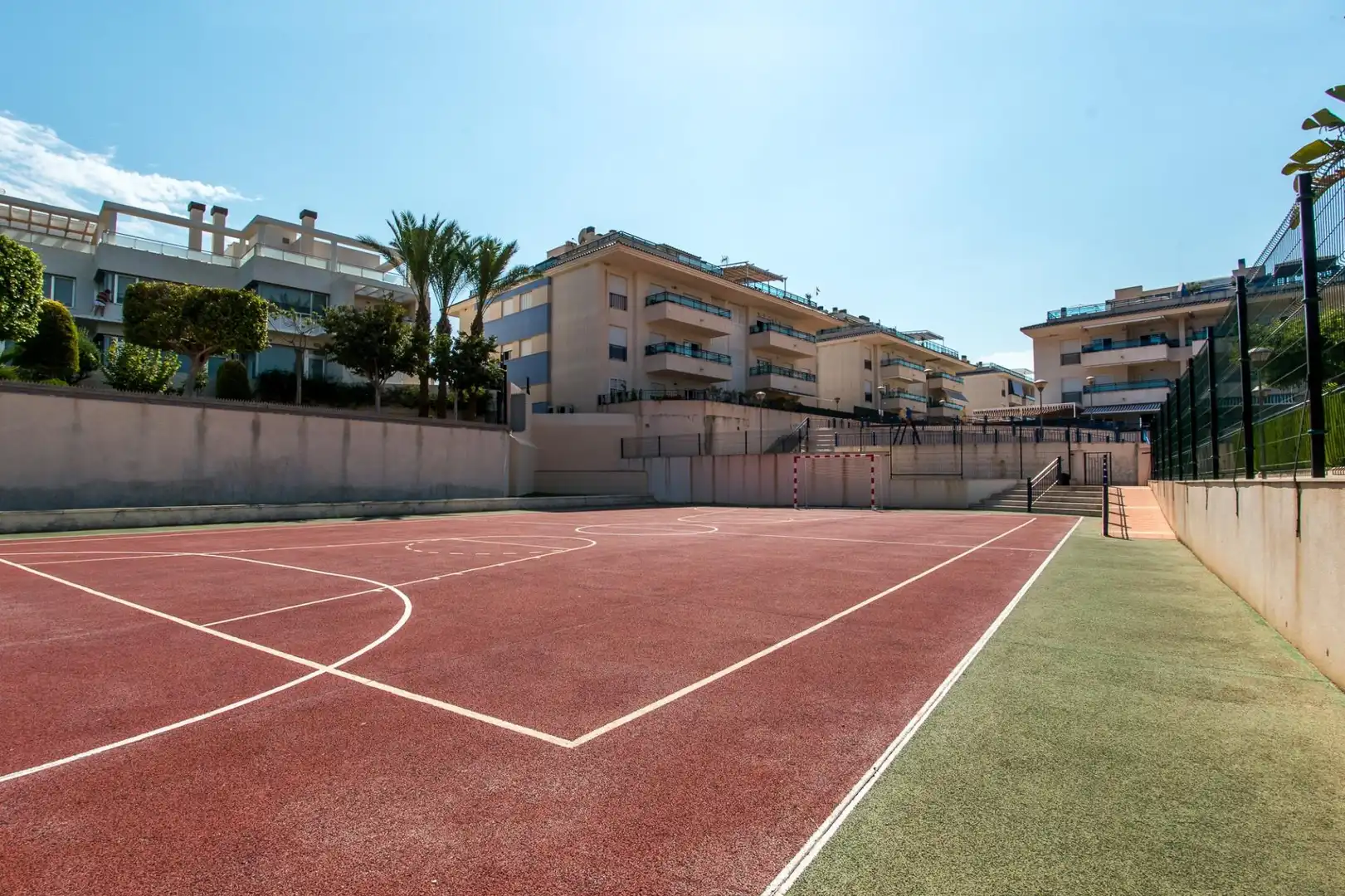 Vista exterior de Àtic en venda en Pilar de la Horadada amb Aire condicionat, Calefacció i Jardí privat