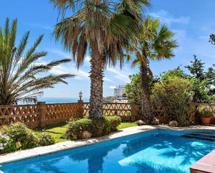 Jardí de Casa o xalet en venda en Fuengirola amb Aire condicionat, Terrassa i Piscina