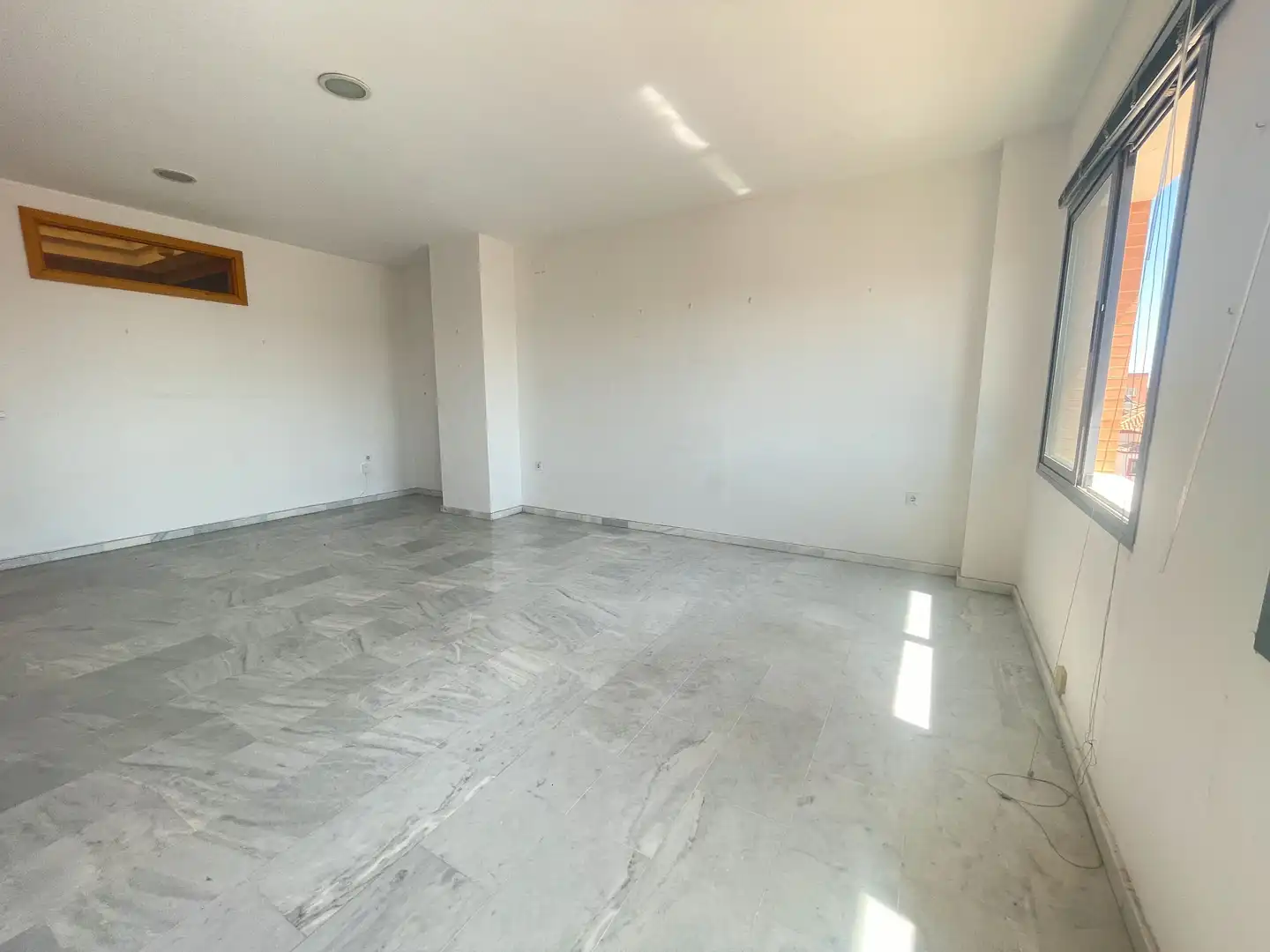 Oficina de alquiler en Bormujos con Aire acondicionado