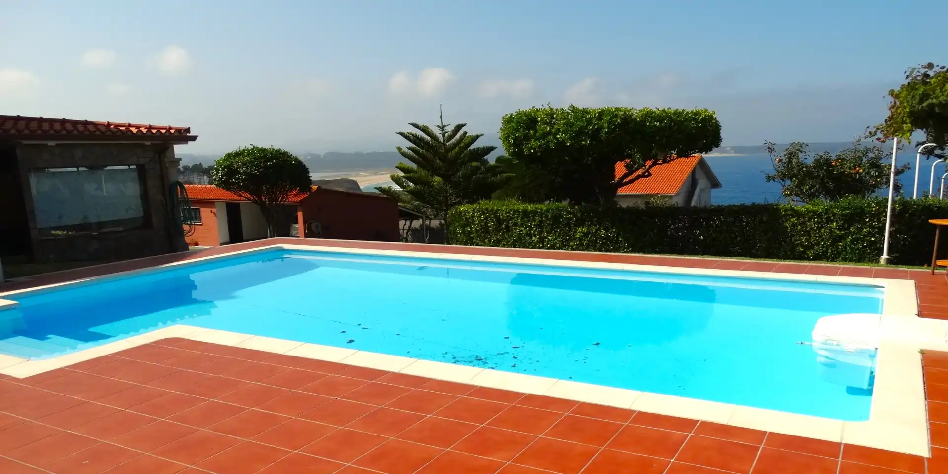 Piscina de Casa o xalet en venda en Valdoviño amb Calefacció, Jardí privat i Parquet