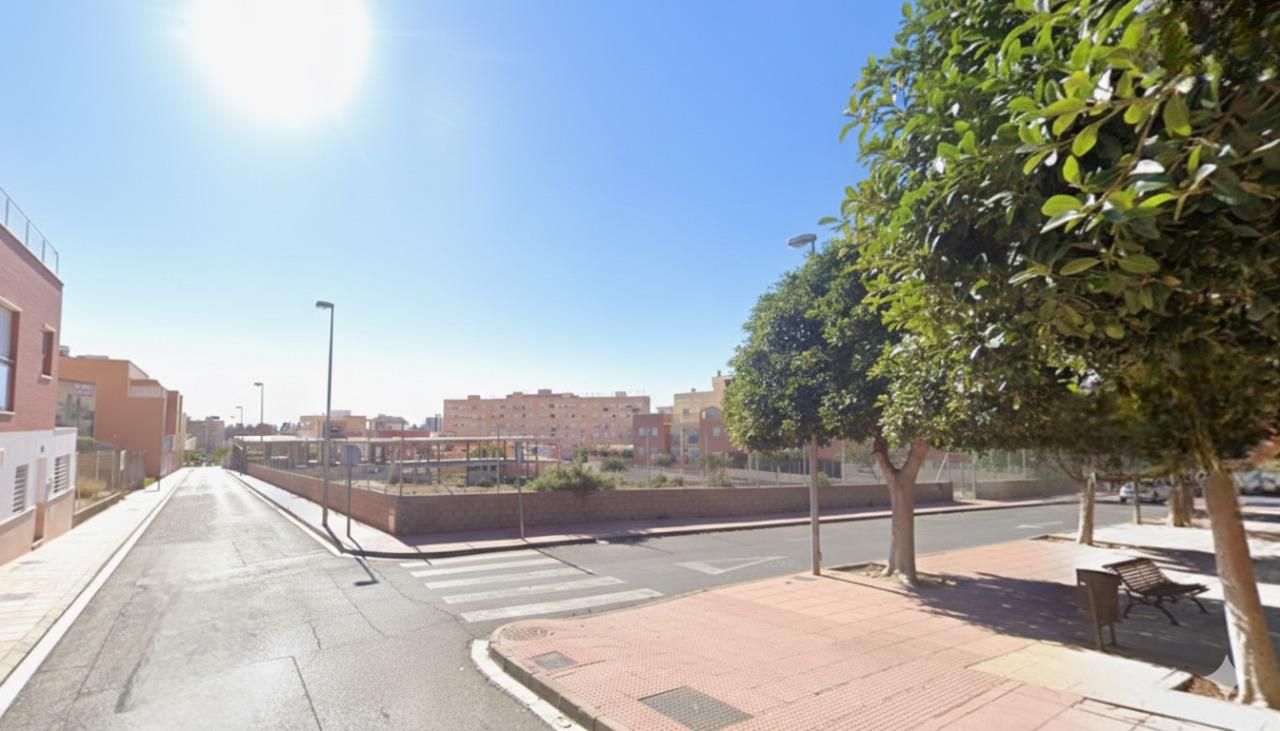 Exterior view of Single-family semi-detached for sale in  Almería Capital  with Terrace
