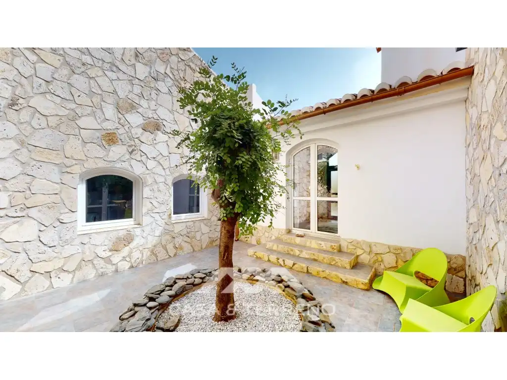 Houses for sale in Sayalonga  with Air Conditioner, Private garden and Terrace