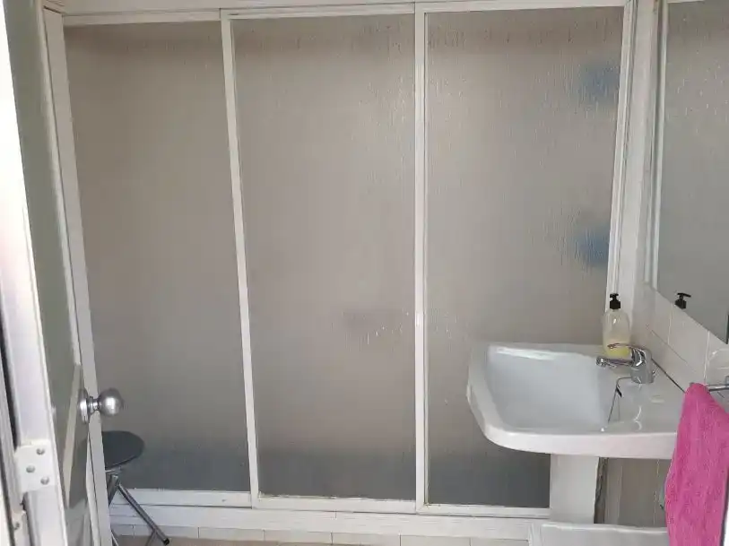 Baño de Casa adosada en venta en Marmolejo con Aire acondicionado, Trastero y Amueblado