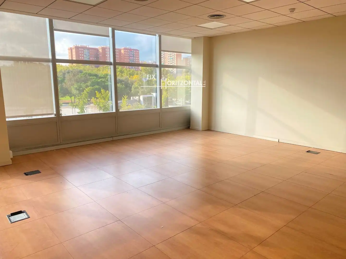 Office for rent in Sabadell  with Air Conditioner, Heating and Internet