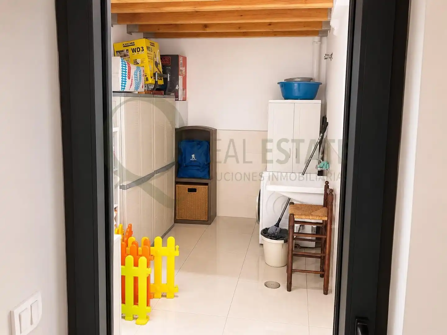 Casa adosada en venda en Alicante / Alacant amb Aire condicionat, Jardí privat i Terrassa