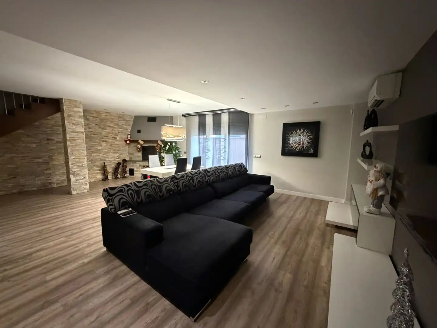 Living room of Houses for sale in Albesa  with Air Conditioner, Heating and Parquet flooring