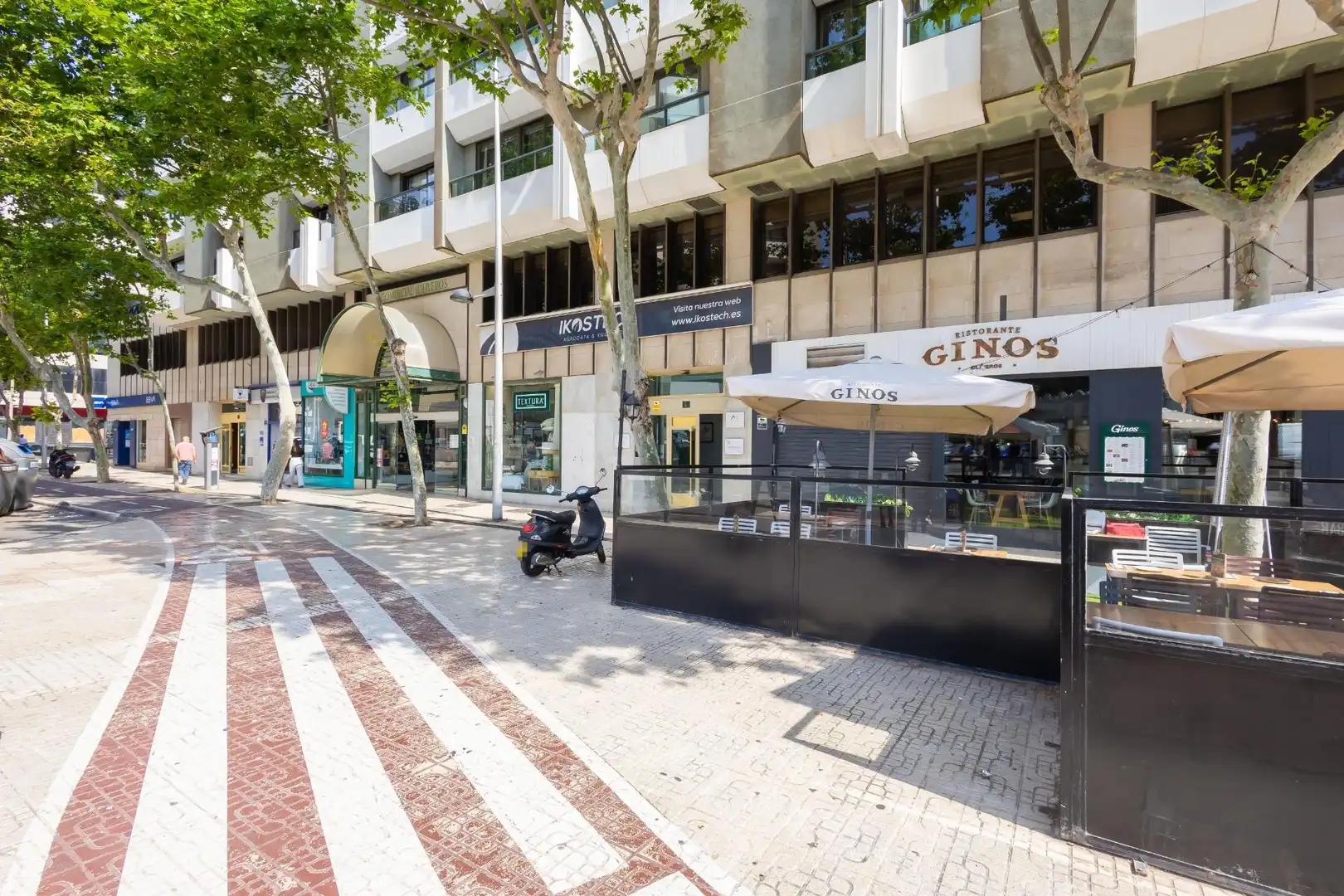 Vista exterior de Piso en venta en Almería con Balcón