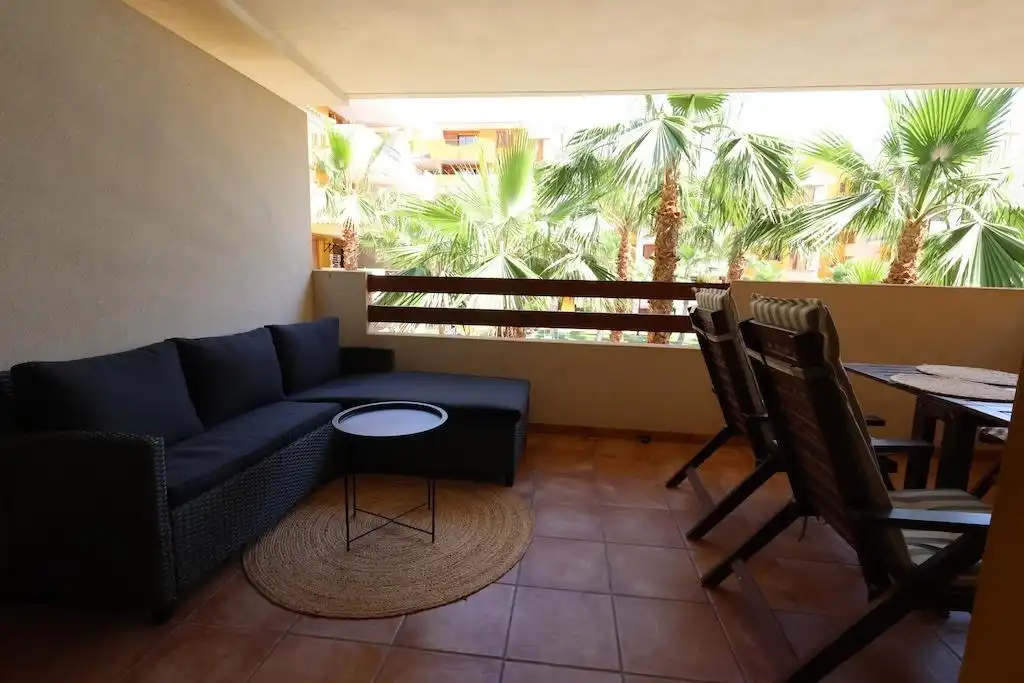 Terraza de Apartamento de alquiler en Torrevieja con Aire acondicionado, Calefacción y Jardín privado