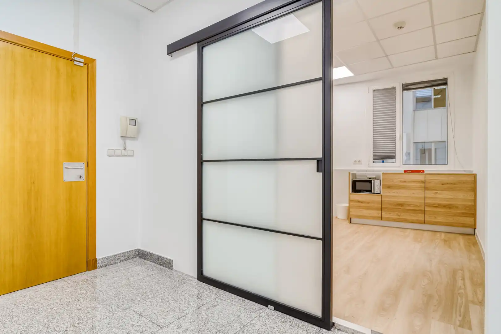Büro mit Aufzug zur Miete in De Pillotegi Bidea 2