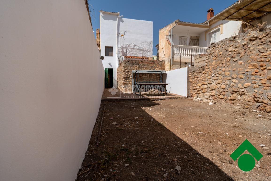 Vista exterior de Casa adosada en venda en Chimeneas