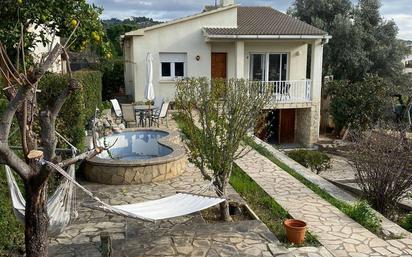 Vista exterior de Casa o xalet en venda en Olesa de Montserrat amb Calefacció, Jardí privat i Terrassa