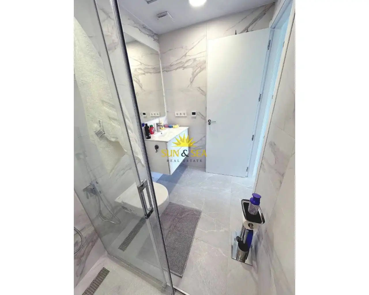 Baño de Planta baja de alquiler en Finestrat con Aire acondicionado, Calefacción y Terraza