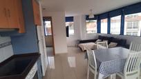 Sala d'estar de Pis en venda en Sanxenxo amb Parquet, Moblat i Forn