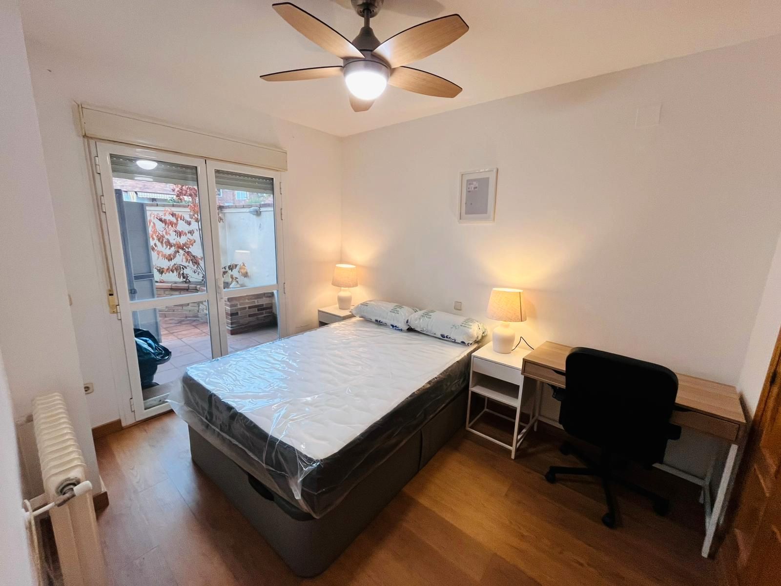 Bedroom of Flat to share in Majadahonda  with Heating, Terrace and Furnished