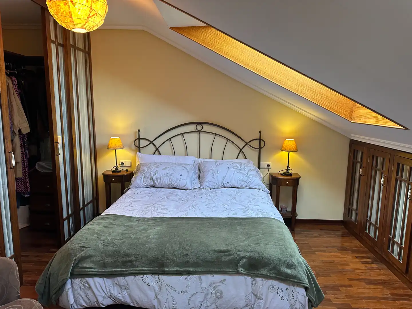 Habitación de Dúplex en venta en Avilés con Calefacción, Parquet y Trastero