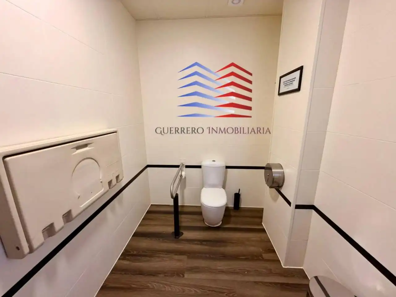 Bathroom of Commercial properties for rent in Ourense Capital   with Air Conditioner and Alarm