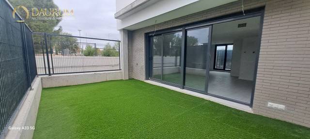 Casa adosada en Venta en CALLE DEL VALLE DE NAVALMEDIO en Fresnos I y II