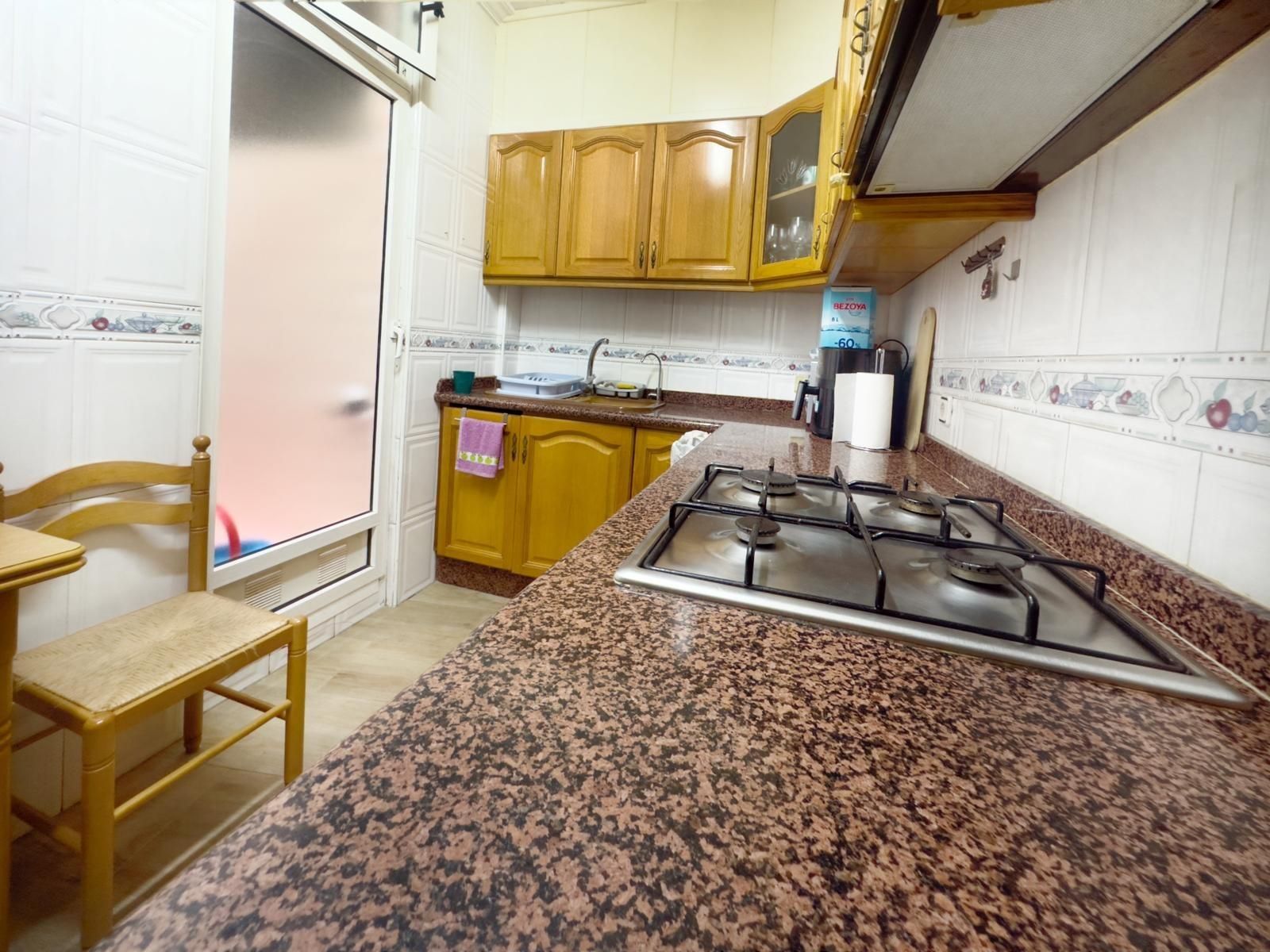 Cuina de Apartament en venda en Crevillent amb Traster i Moblat