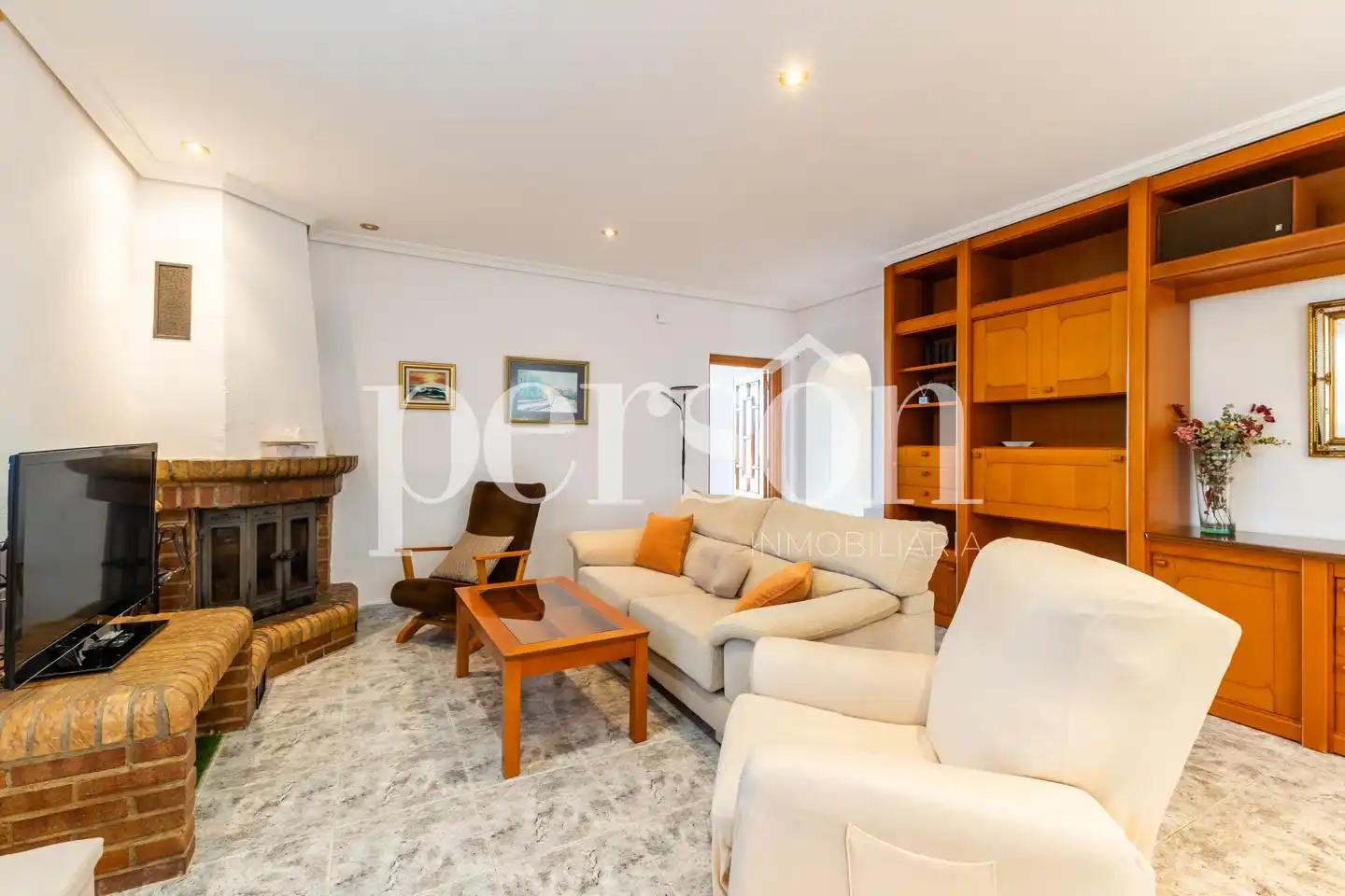 Sala d'estar de Casa o xalet en venda en La Pobla de Vallbona amb Aire condicionat, Calefacció i Terrassa