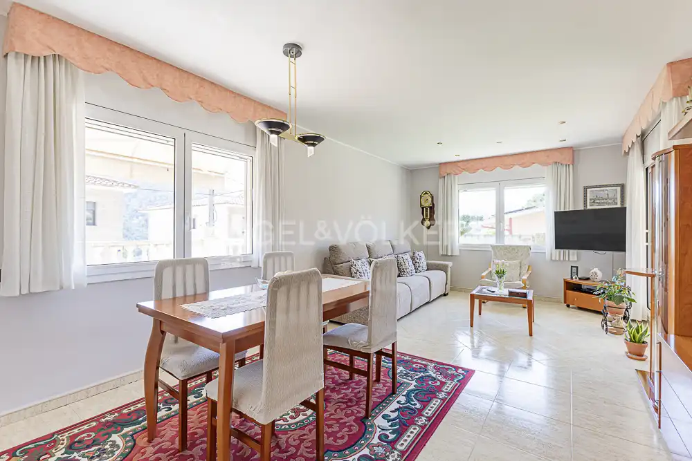 Sala d'estar de Casa o xalet en venda en La Torre de Claramunt amb Aire condicionat, Calefacció i Jardí privat