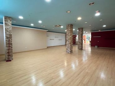 Local comercial en venta en Valdepeñas