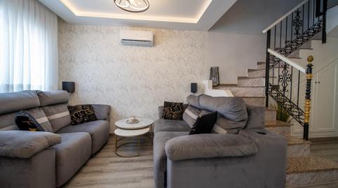 Foto 3 de Casa adosada en venda a Calle Miño, 10, Los Almendros, Alicante