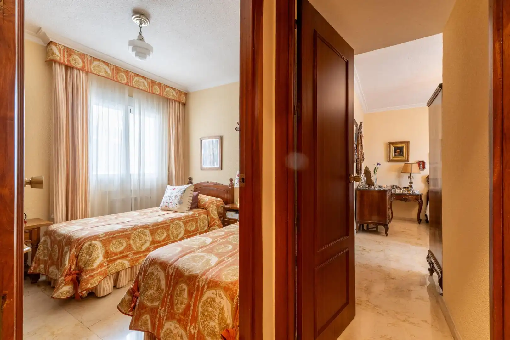 Schlafzimmer von Wohnung zum Verkauf in Córdoba mit Klimaanlage, Heizung und Abstellraum