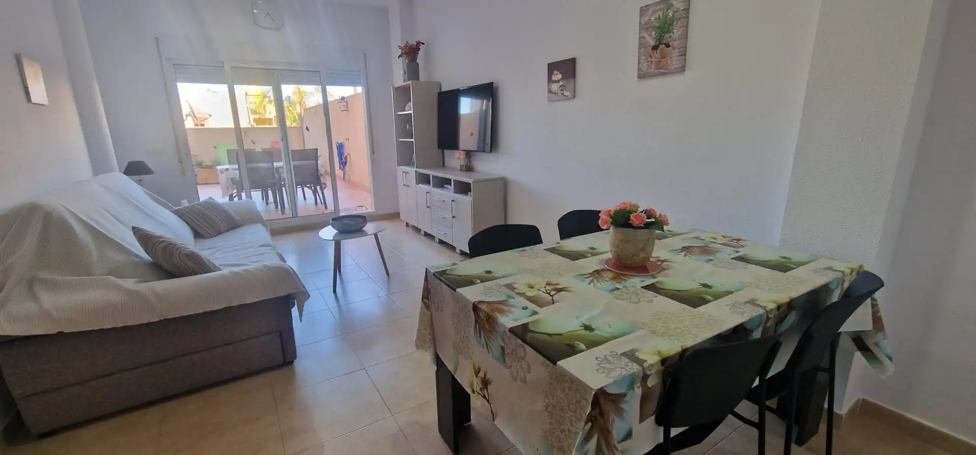 Esszimmer von Wohnung zur Miete in Águilas mit Klimaanlage, Privatgarten und Möbliert