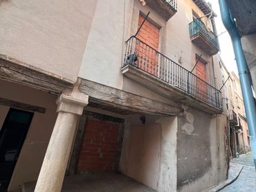 Casa con balcón en venta en Plaça Gran