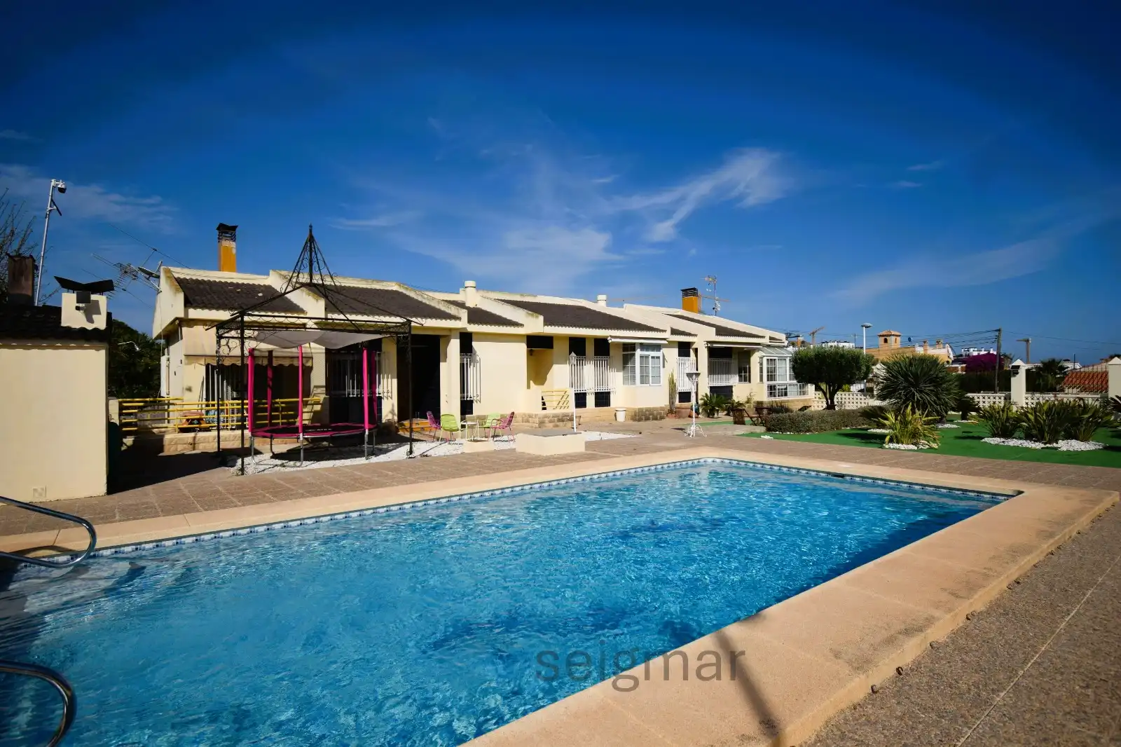 Exterior view of Houses for sale in Villajoyosa / La Vila Joiosa  with Air Conditioner, Heating and Private garden