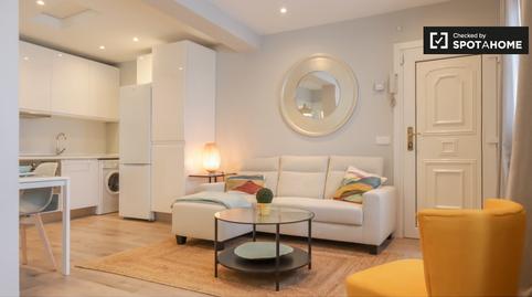 Photo 2 of Flat to rent in Valdeacederas, Madrid