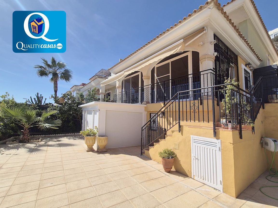 Vista exterior de Casa o chalet en venta en Mutxamel con Aire acondicionado, Calefacción y Terraza