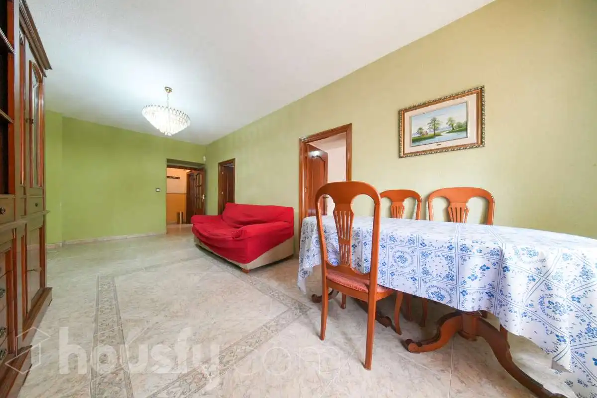 Piso con ascensor en venta en Calle la Chulapona ., imagen 5
