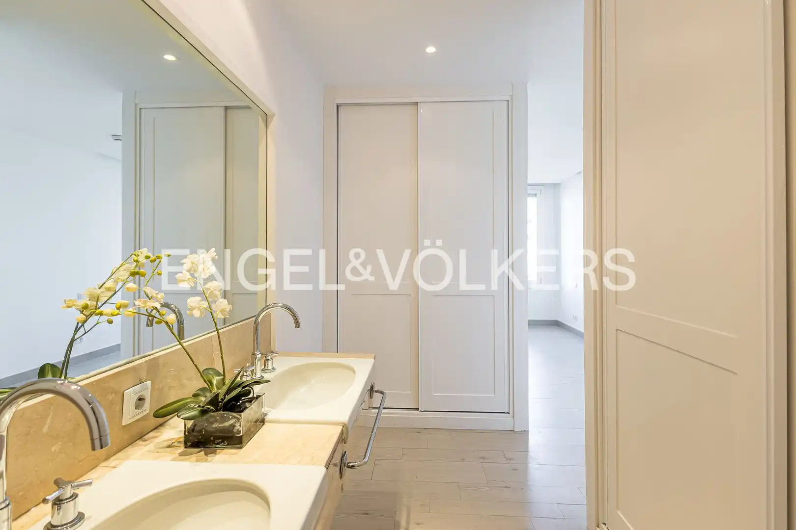Baño de Piso de alquiler en Madrid con Aire acondicionado y Calefacción