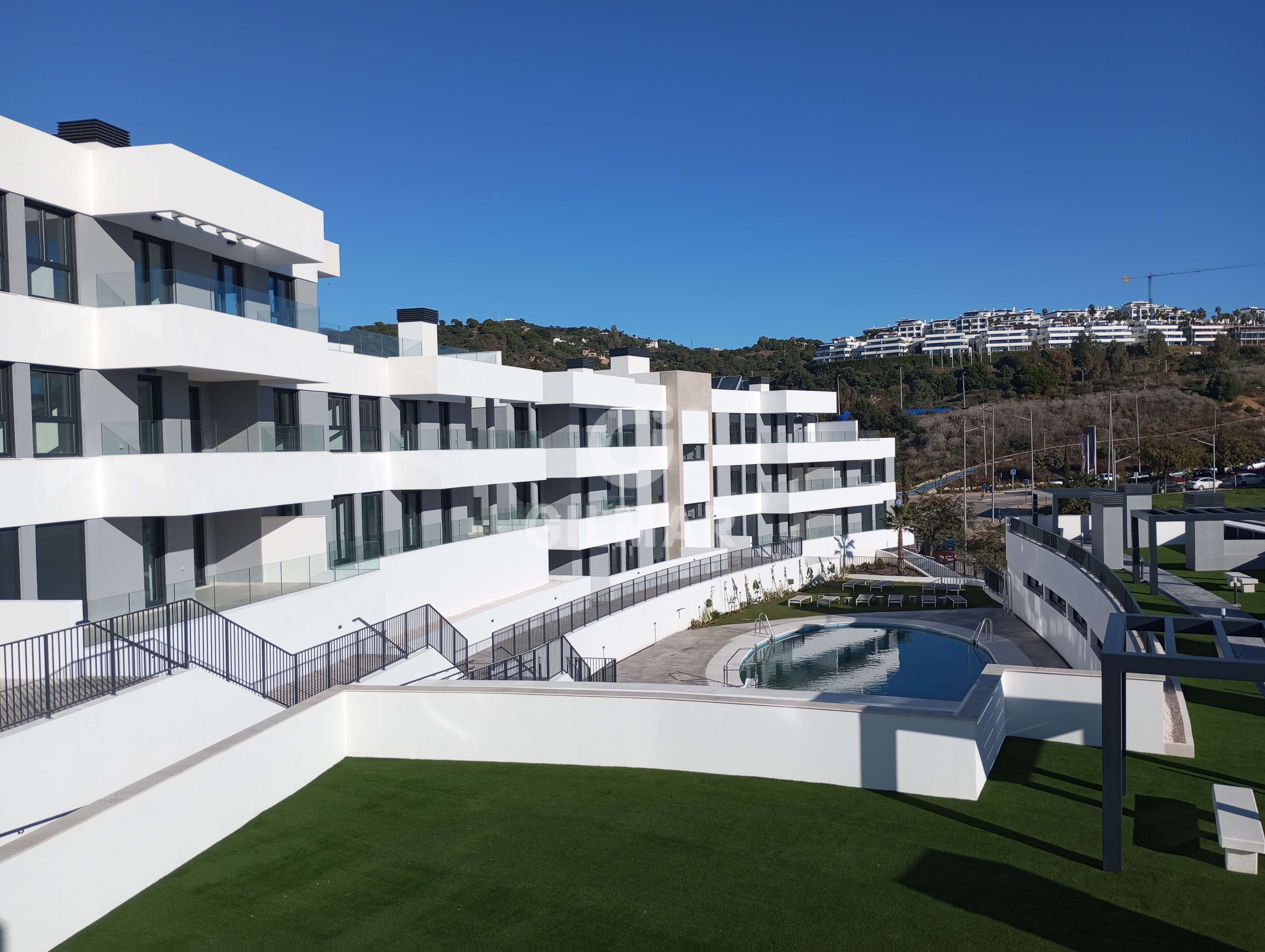 Vista exterior de Apartament en venda en Estepona amb Calefacció, Traster i Piscina