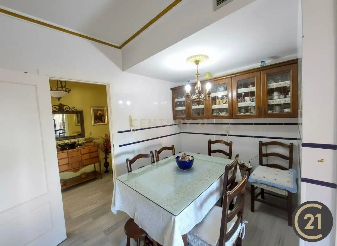 Menjador de Casa o xalet en venda en Espartinas amb Aire condicionat, Jardí privat i Traster