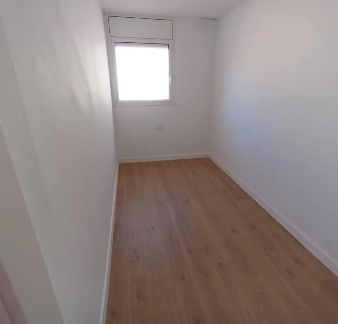 Dormitori de Pis de lloguer en Mataró amb Aire condicionat, Parquet i Terrassa