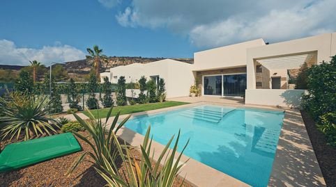Diseñada para Disfrutar  Villa Moderna con Encanto en la Costa Blanca
