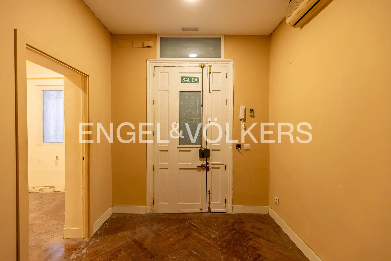 Flat for sale in Madrid  with Heating